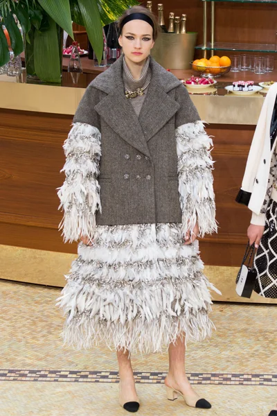 Look 70